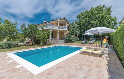 Four-bedroom Holiday Home In Linardici