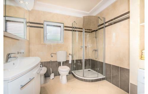 Four-bedroom Holiday Home In Linardici