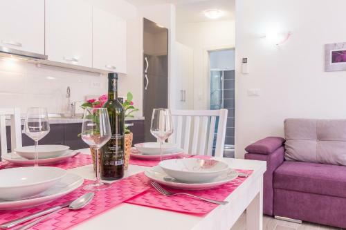 Apartments Ivica 1706