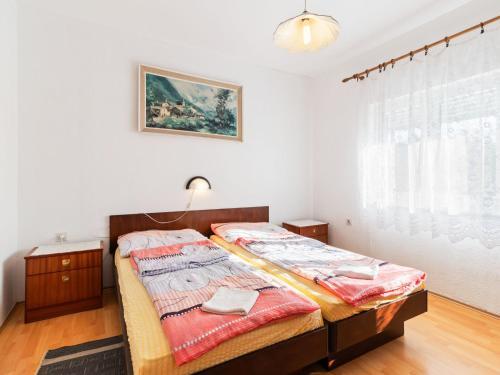 Decent Apartment In Li?njan With Balcony
