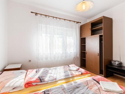 Decent Apartment In Li?njan With Balcony