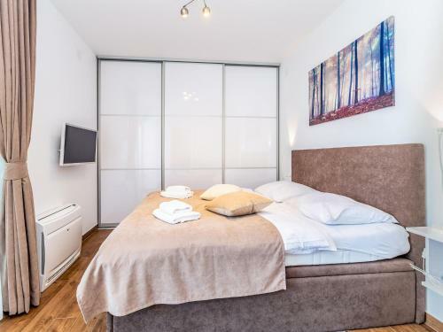 Scenic Villa In Linardi?i With Private Swimming Pool