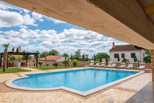 Hostal Via Flavia With Common Pool
