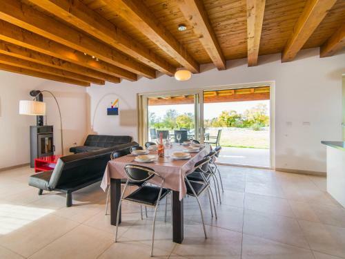 Cozy Villa In Sveti Lovrec With Private Pool