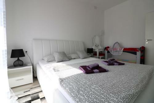 Apartments Ema