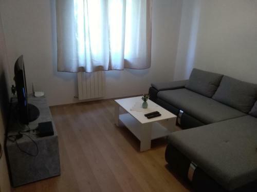 Apartment Hrelja Near The Beach