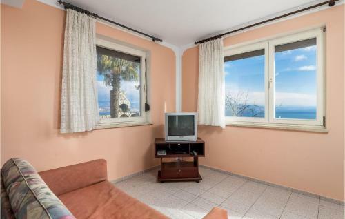 Four-bedroom Holiday Home In Lovran