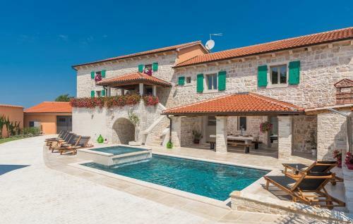 Villa Kata In Selina