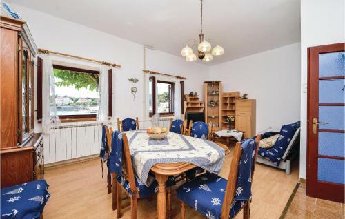 Three-bedroom Holiday Home In Lun