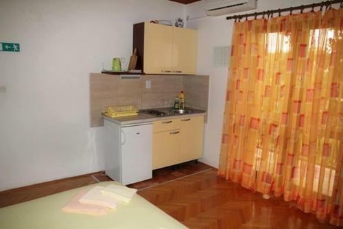Apartments Sini-with Parking