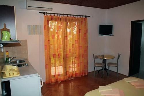 Apartments Sini-with Parking