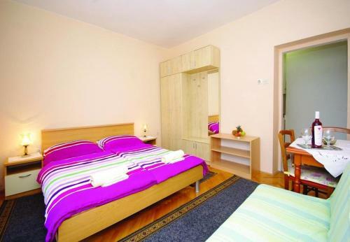 Hostal App & Rooms Ljuba - 130m From Sea