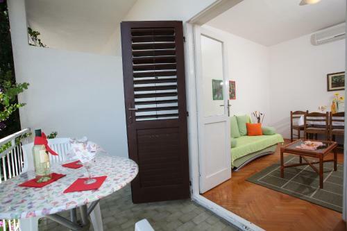 Apartmani Mira