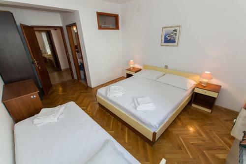 Apartments Prgo - View & Parking