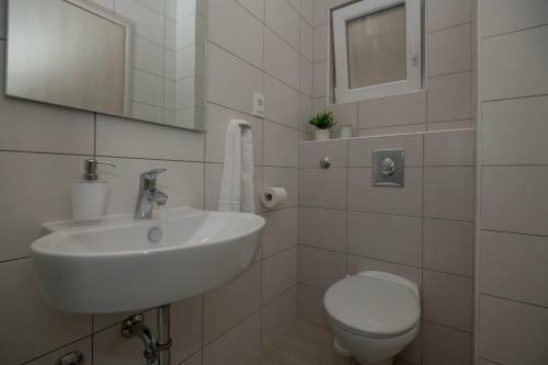 Apartment With Big And Free Private Parking