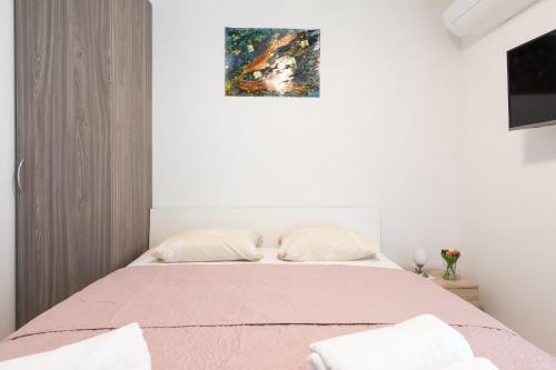Hostal Apartments And Room Solis