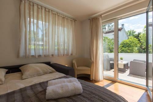 Hostal Apartments And Room Solis