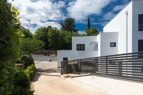 Hostal Apartments And Room Solis