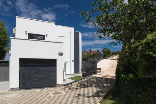 Hostal Apartments And Room Solis