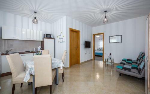 Hostal The Willow Garden Apartment House