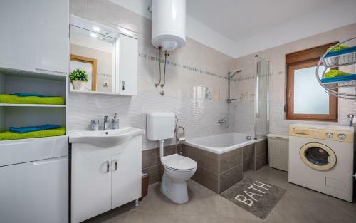 Hostal The Willow Garden Apartment House