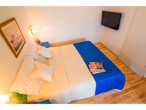 Stunning 7-bed Villa In Maslinica With Pool