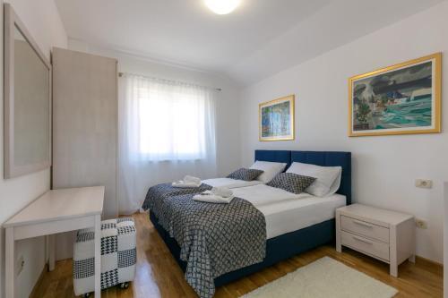 Osibova Villa Sleeps 8 Pool Wifi
