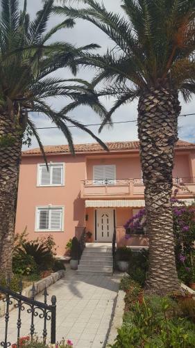Hostal Guesthouse Cola