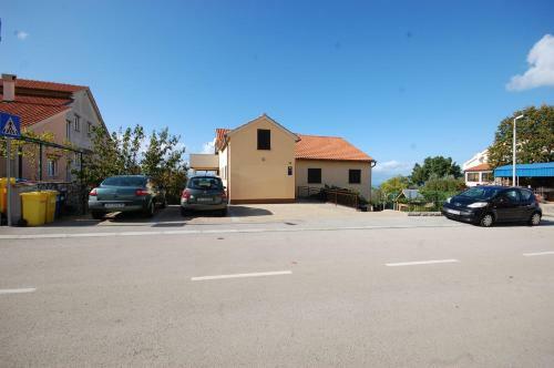 Apartments Snjezana