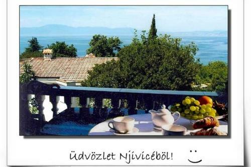 Nat�lia Apartment Njivice