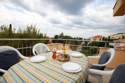 Apartment Ornelia - 70 M From Beach