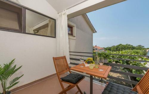 Apartment Green With Balcony