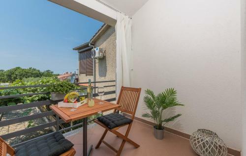 Apartment Green With Balcony