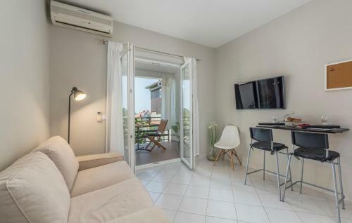 Apartment Green With Balcony