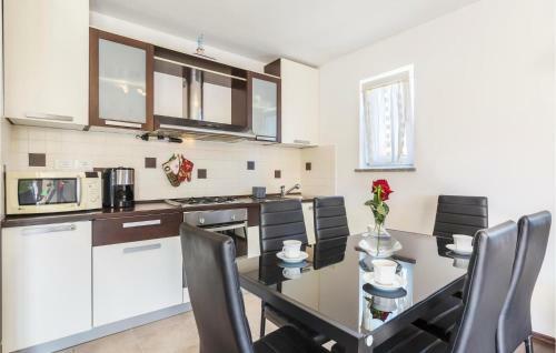 Amazing Apartment In Nova Vas With 2 Bedrooms