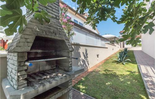 Stunning Home In Nova Vas With Wifi And 2 Bedrooms