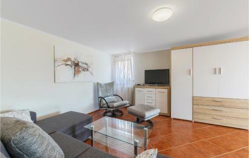 Stunning Home In Nova Vas With Wifi And 2 Bedrooms