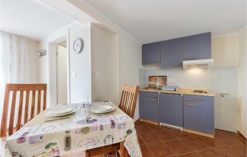 Stunning Home In Nova Vas With Wifi And 2 Bedrooms