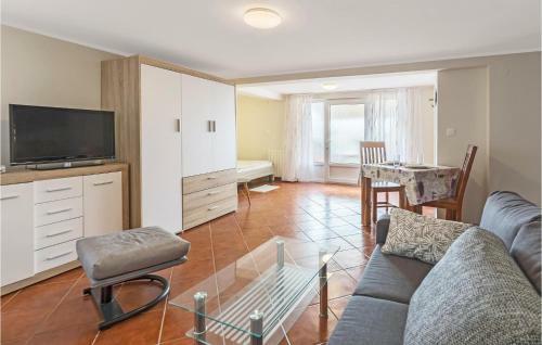 Stunning Home In Nova Vas With Wifi And 2 Bedrooms