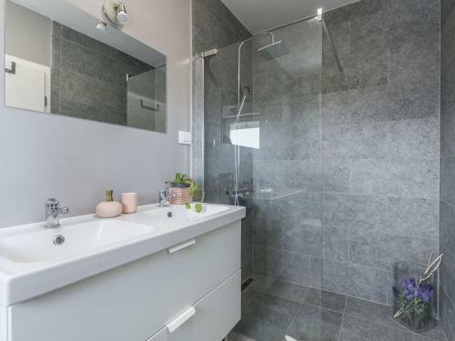 Charming Villa Frontera In Nova Vas With Private Pool For 7 People