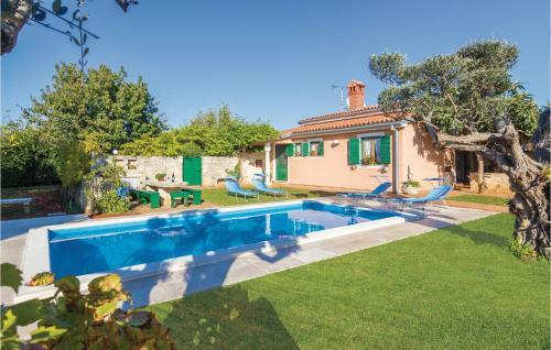 Two-bedroom Holiday Home In Novigrad