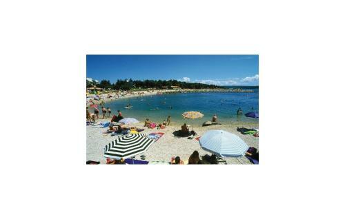 Two-bedroom Holiday Home In Novigrad