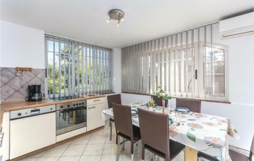 Three-bedroom Apartment In Novigrad