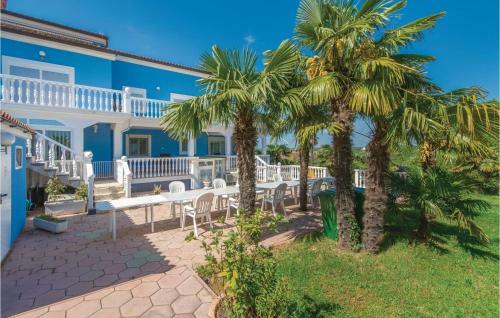 Three-bedroom Apartment In Novigrad