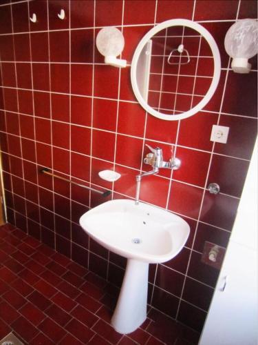Apartment In Novigrad With Balcony, Air Conditioning (4833-1)