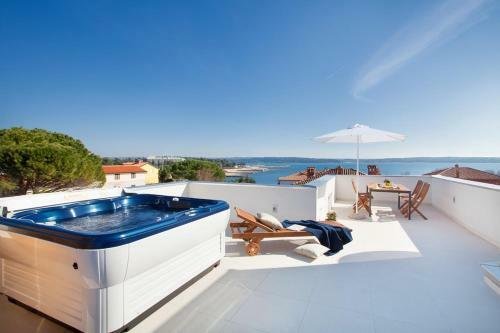 Hostal Modern Villa Vera With A View Near The Sea