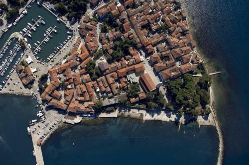 Studio Apartment In Novigrad With Balcony, Air Conditioning, Wifi (4926-2)