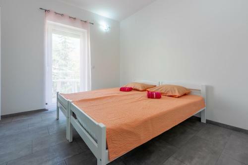 Apartments Leoalemar