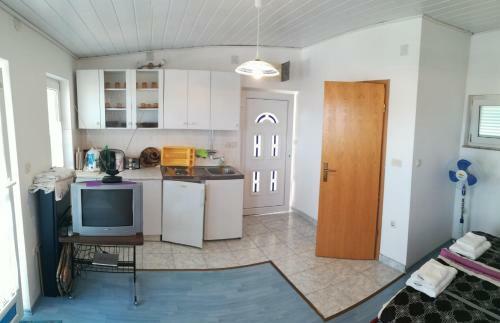 Ross Studio Apartments