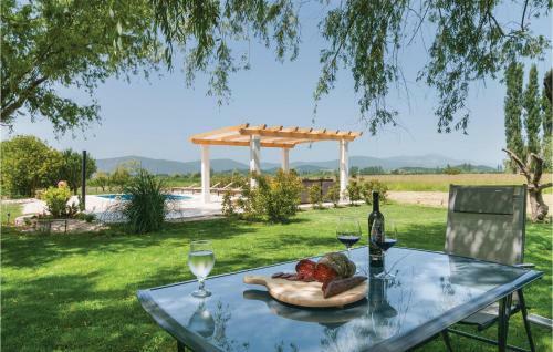 Five-bedroom Holiday Home In Obrovac Sinjski